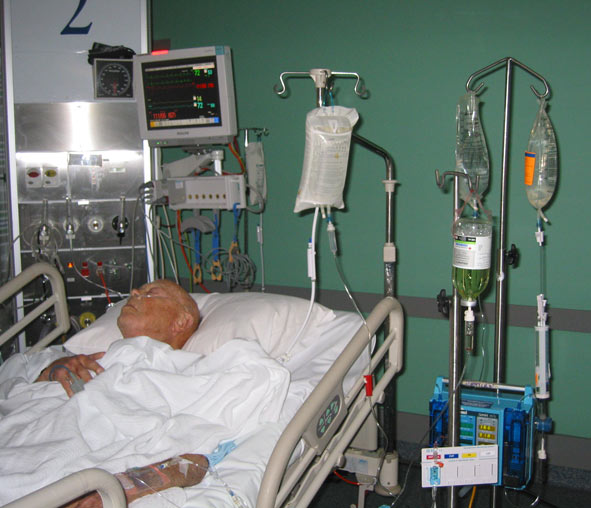 alan-waddell-hospital-intensive-care-hr.jpg