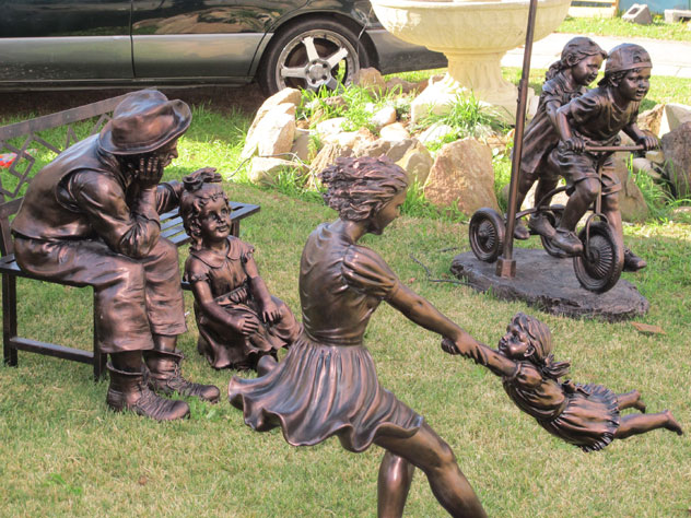 fairfield-west-family-statues-1-xg.jpg