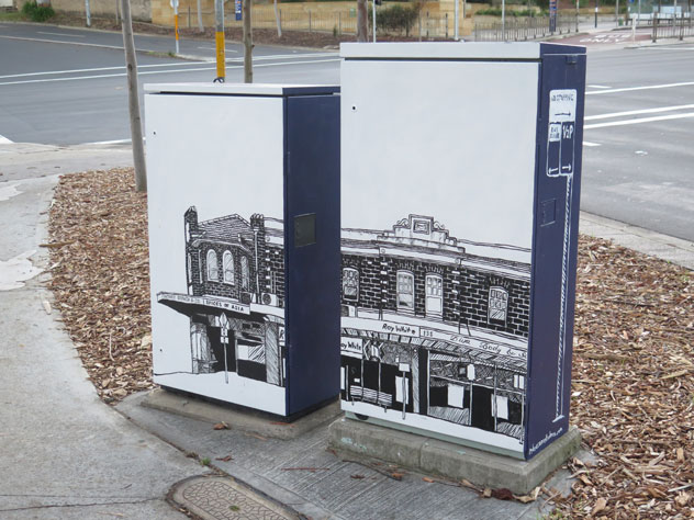 lane-cove-painting-signal-box-old-building-up.jpg