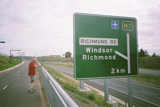 plumpton-sign-motorway-large-usg.jpg