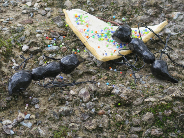 woolwich-sculpture-17-ants-having-a-picnic-1-usc.jpg