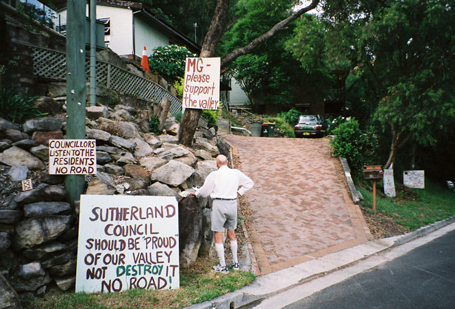 woronora-sign-protest-development-usg.jpg