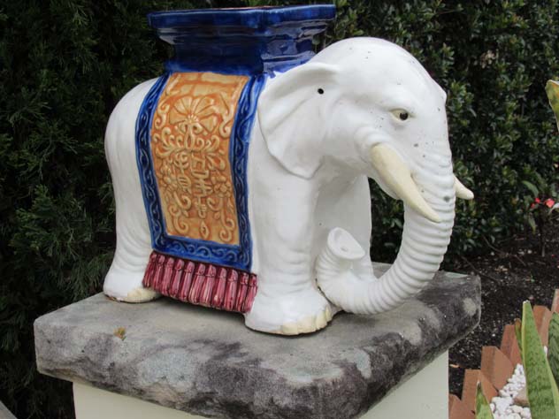 dural-sculptures-elephants-2-usc.jpg