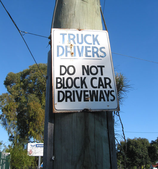 fairfield-east-sign-truck-drivers-usg.jpg