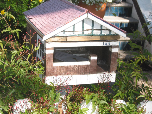 five-dock-house-mailbox-2-xh.jpg