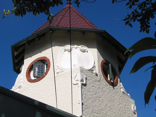 neutral-bay-house-tower-old-uh.jpg