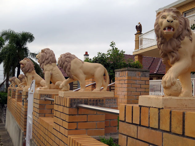 rockdale-sculpture-lion-guards-2-usc.jpg