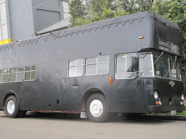 rosebery-black-bus-1-s.jpg