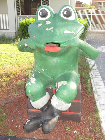 south-penrith-frog-mailboxes-2-um.jpg