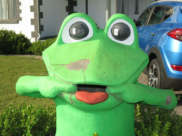 south-penrith-frog-mailboxes-3-um.jpg