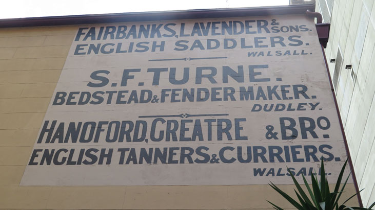 sydney-saddle-fender-currier-ancient-sign-usg.jpg