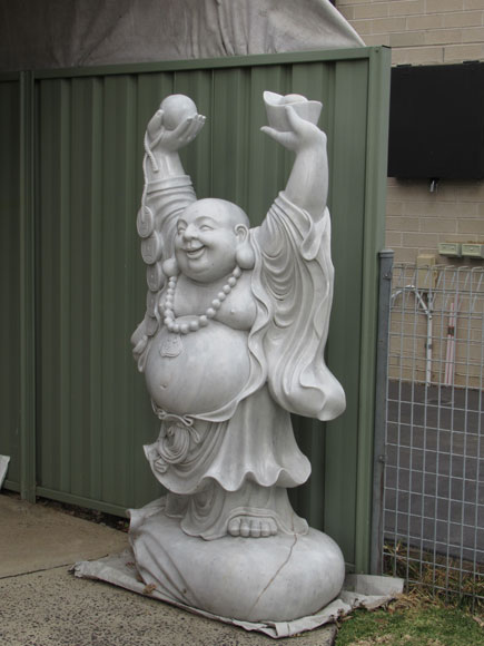 toongabbie-sculptures-buddha-hands-up-usc.jpg