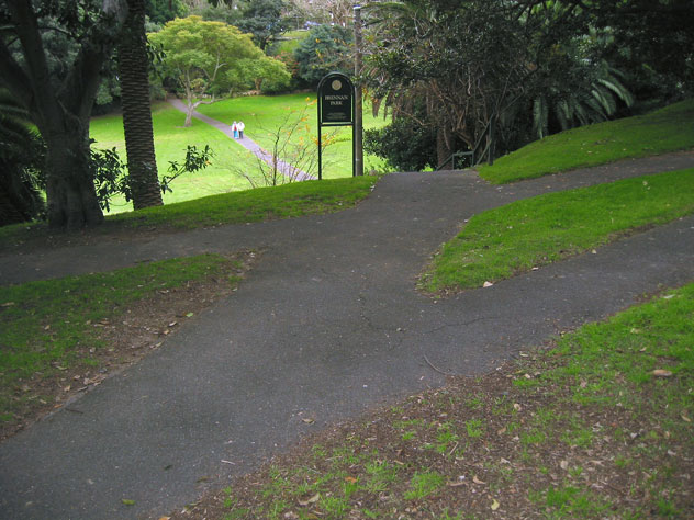 waverton-garden-path-meeting-xg.jpg