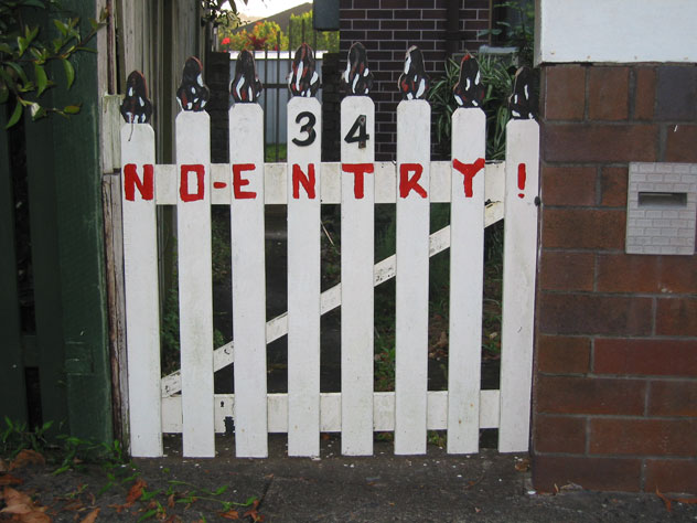 willoughby-fence-no-entry-uf.jpg