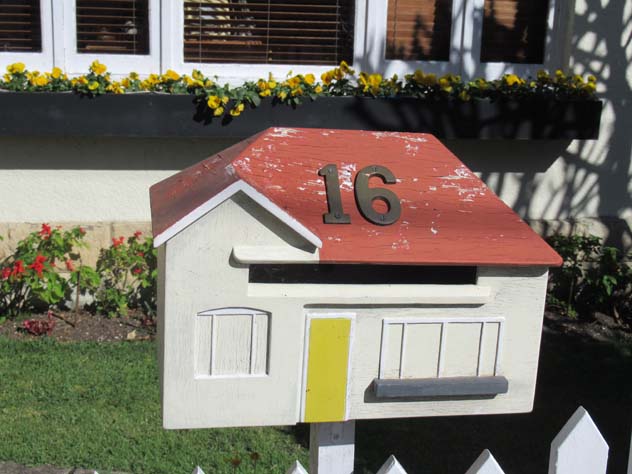 willoughby-mailbox-roof-2-um.jpg